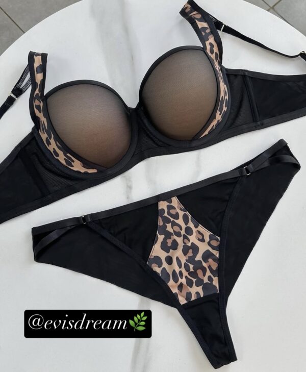 brazilų tipo besiūlės iš galo kelnaitės su tiger print detalėmis
