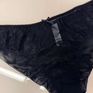 juodos, besiūlės, gipiūrinės kelnaitės