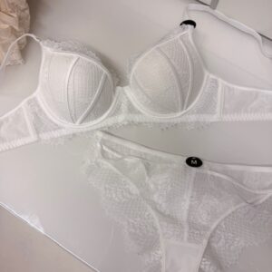 baltas apatinių komplektas be push up su atlaso detalėmis