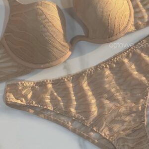 Nude apatinių komplektas gilioms iškirptėms
